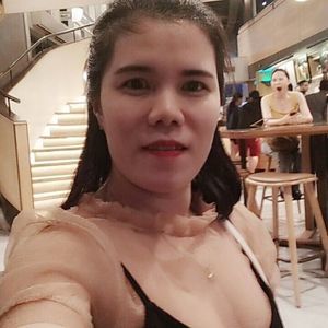 Meet your Posher, Hoai